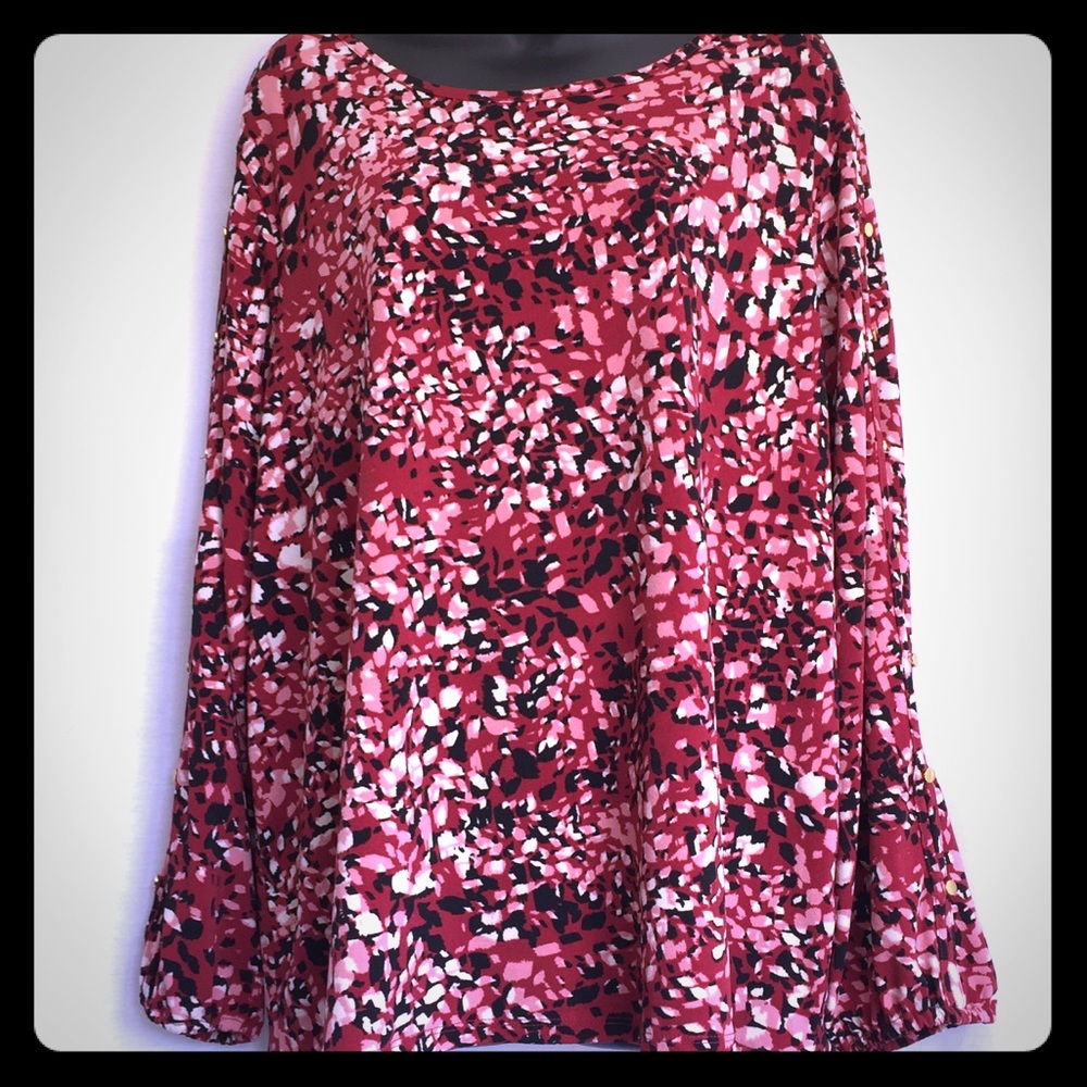 Plus Size 2X Abstract Print Long Sleeve Top.